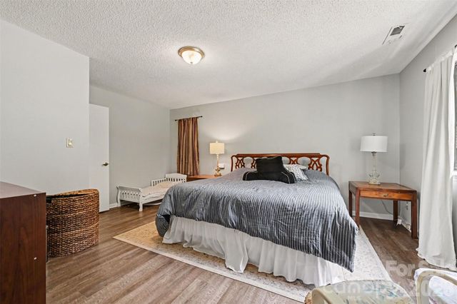 611 Mattingwood Drive, Charlotte, NC 28270