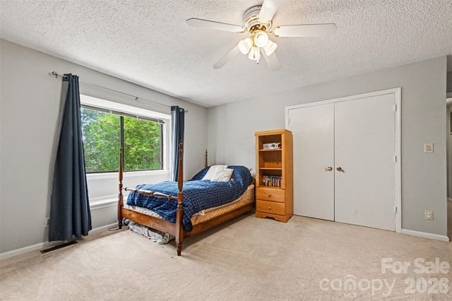 611 Mattingwood Drive, Charlotte, NC 28270