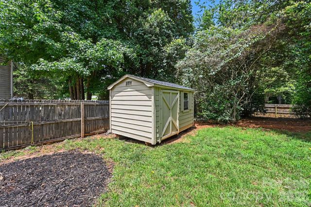 611 Mattingwood Drive, Charlotte, NC 28270