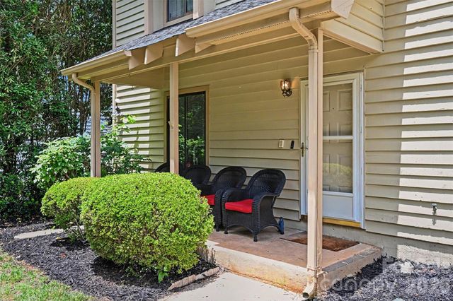 611 Mattingwood Drive, Charlotte, NC 28270