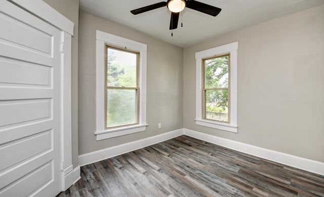 1050 Oak Street, Columbus, OH 43205