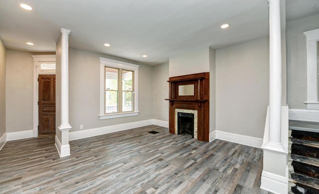 1050 Oak Street, Columbus, OH 43205