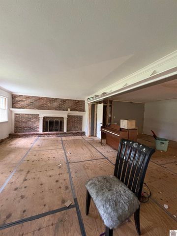 2250 Sunset Dr, Paducah, KY 42003