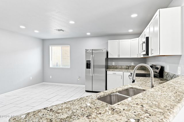 142 S Montgomery Avenue, Corona De Tucson, AZ 85641