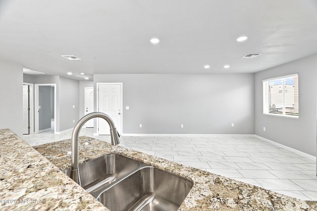 142 S Montgomery Avenue, Corona De Tucson, AZ 85641