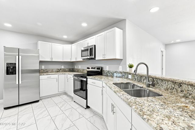 142 S Montgomery Avenue, Corona De Tucson, AZ 85641