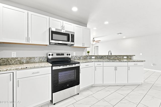 142 S Montgomery Avenue, Corona De Tucson, AZ 85641