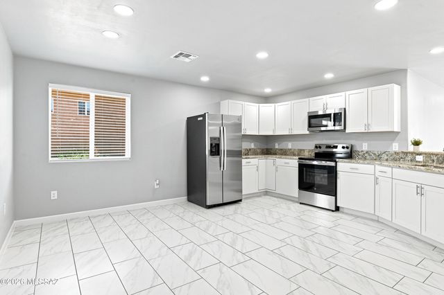 142 S Montgomery Avenue, Corona De Tucson, AZ 85641