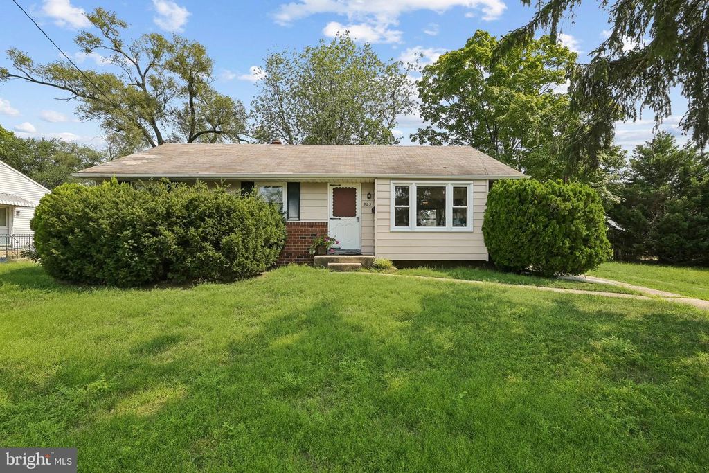 323 JUNIATA AVE, DELRAN, NJ 08075 — exterior