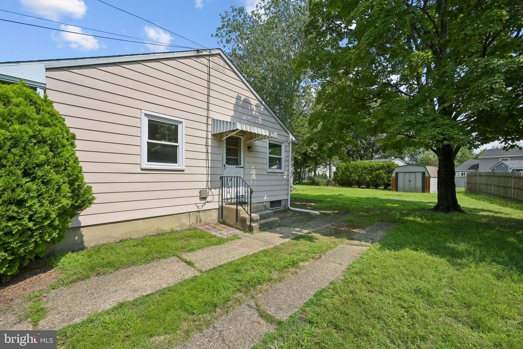 323 JUNIATA AVE, DELRAN, NJ 08075 — photo 2