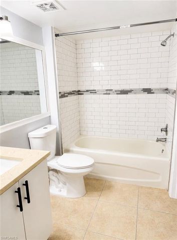 1885 Florida Club DR 8206, Naples, FL 34112