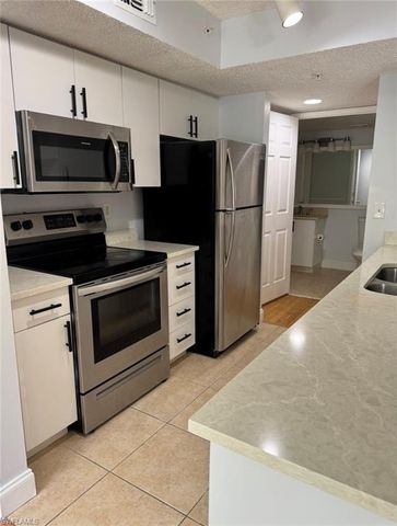 1885 Florida Club DR 8206, Naples, FL 34112