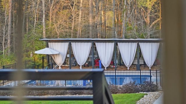 417 S Mcdonald Road, Mcdonald, TN 37353