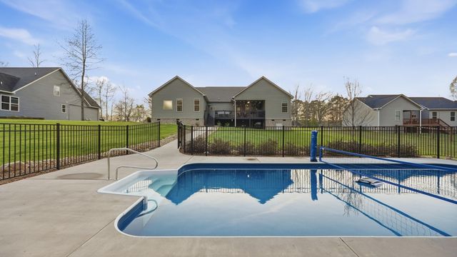 417 S Mcdonald Road, Mcdonald, TN 37353