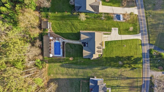 417 S Mcdonald Road, Mcdonald, TN 37353