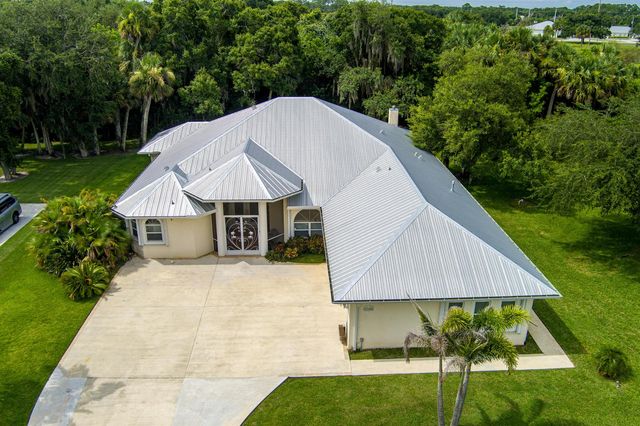 2305 Winding Creek Lane, Fort Pierce, FL 34981