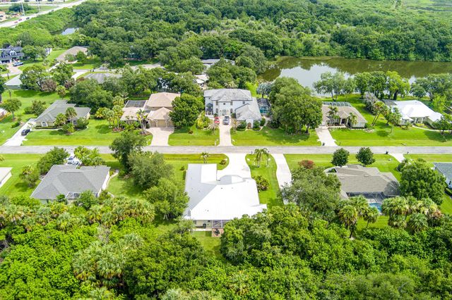 2305 Winding Creek Lane, Fort Pierce, FL 34981