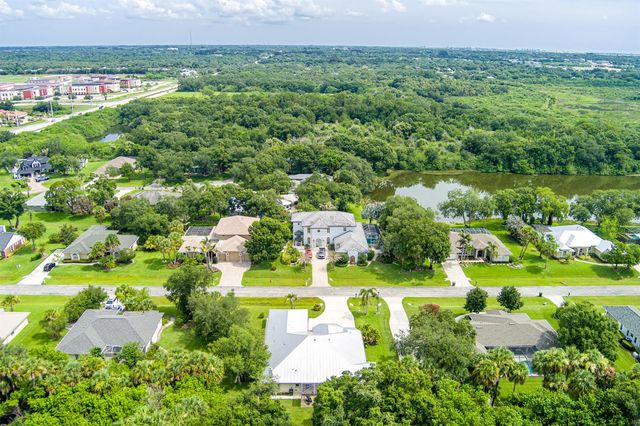 2305 Winding Creek Lane, Fort Pierce, FL 34981