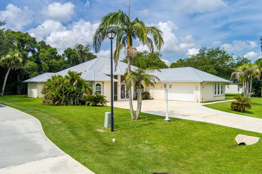 2305 Winding Creek Lane, Fort Pierce, FL 34981