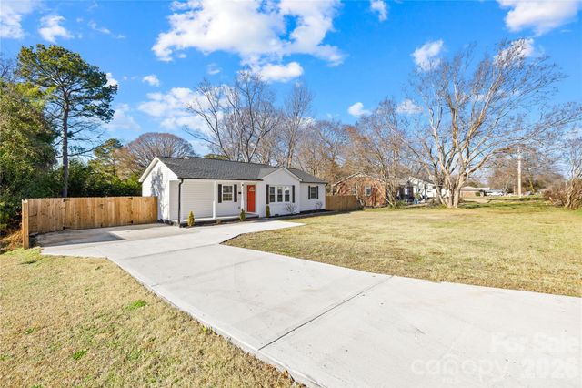 1319 Mt Gallant Road, Rock Hill, SC 29732