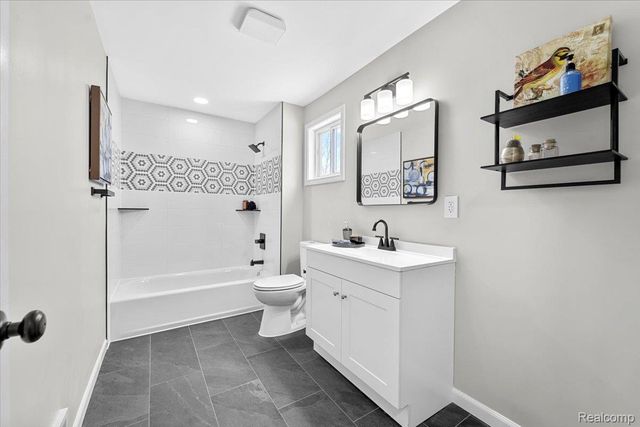 30619 Maplewood Street, Garden City, MI 48135