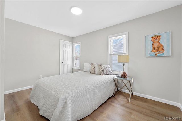 30619 Maplewood Street, Garden City, MI 48135