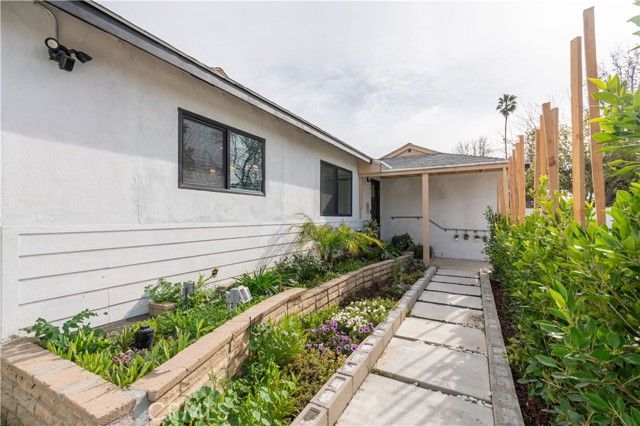 7410 Cozycroft Avenue, Winnetka (los Angeles), CA 91306