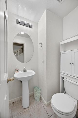 27 Blue Fern Ct, Sacramento, CA 95833