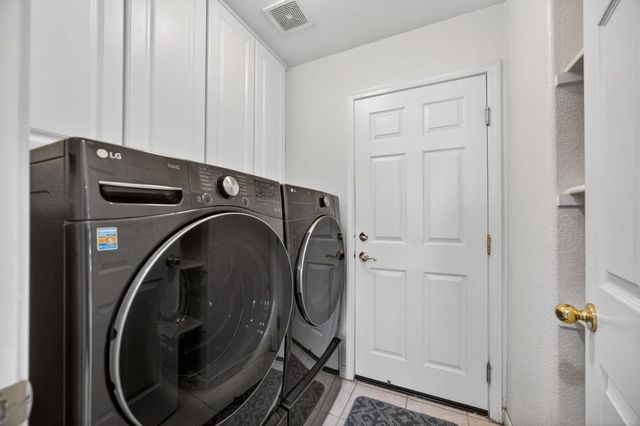 27 Blue Fern Ct, Sacramento, CA 95833