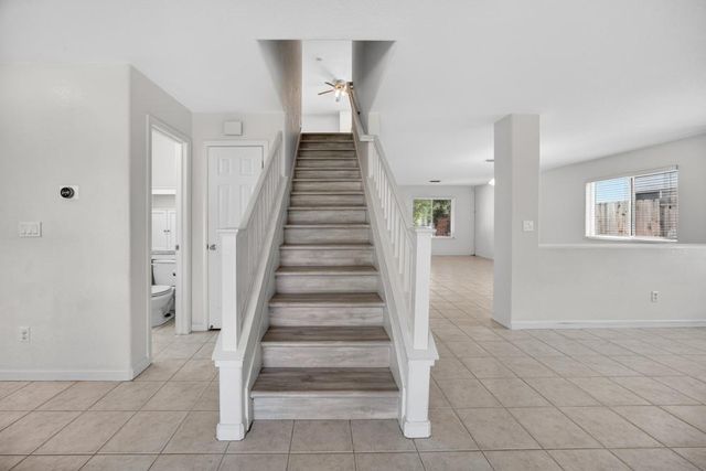 27 Blue Fern Ct, Sacramento, CA 95833