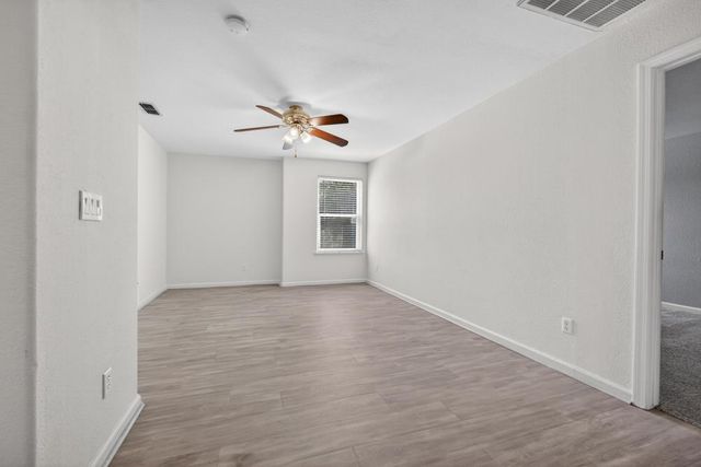 27 Blue Fern Ct, Sacramento, CA 95833