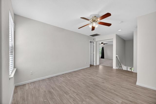 27 Blue Fern Ct, Sacramento, CA 95833