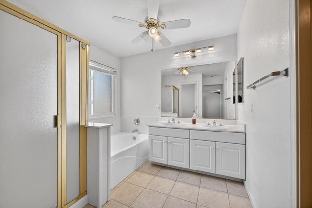 27 Blue Fern Ct, Sacramento, CA 95833