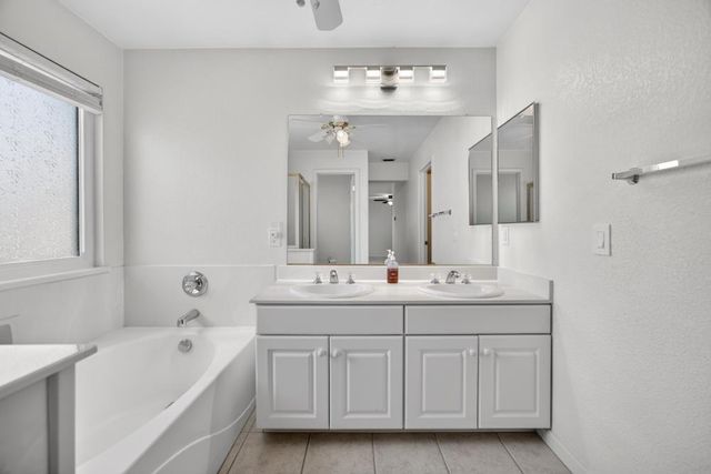 27 Blue Fern Ct, Sacramento, CA 95833