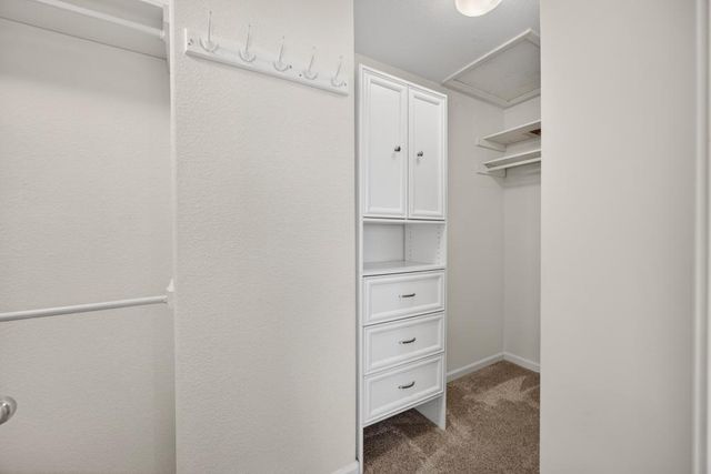 27 Blue Fern Ct, Sacramento, CA 95833