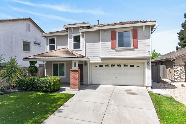 27 Blue Fern Ct, Sacramento, CA 95833