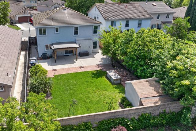 27 Blue Fern Ct, Sacramento, CA 95833