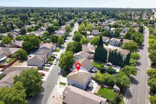 27 Blue Fern Ct, Sacramento, CA 95833
