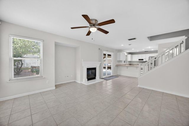 27 Blue Fern Ct, Sacramento, CA 95833