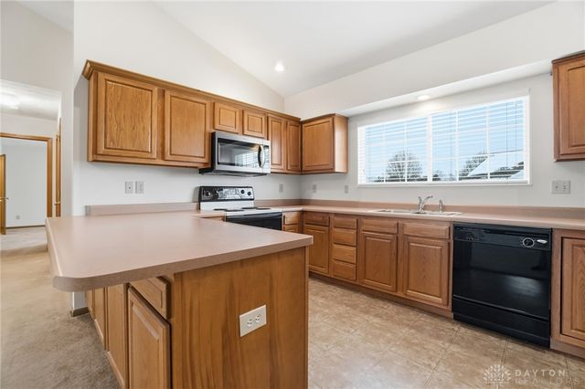 1711 Pinehurst Drive, Springfield, OH 45502