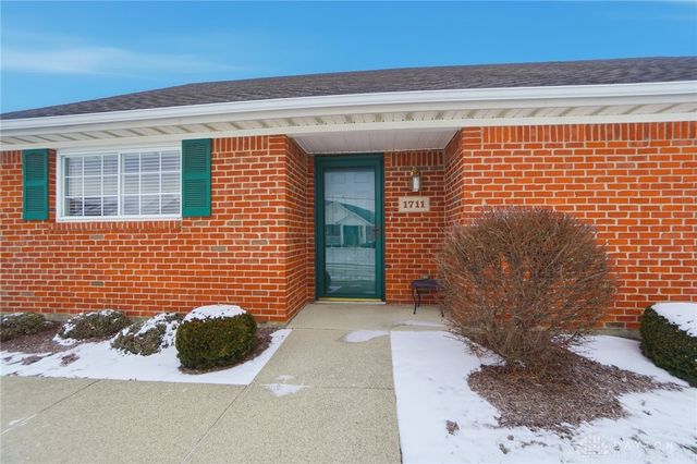 1711 Pinehurst Drive, Springfield, OH 45502