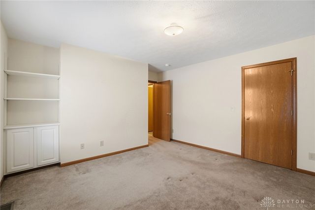 1711 Pinehurst Drive, Springfield, OH 45502