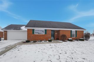 1711 Pinehurst Drive, Springfield, OH 45502