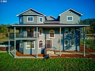 1381 ECHO Dr, Roseburg, OR 97470