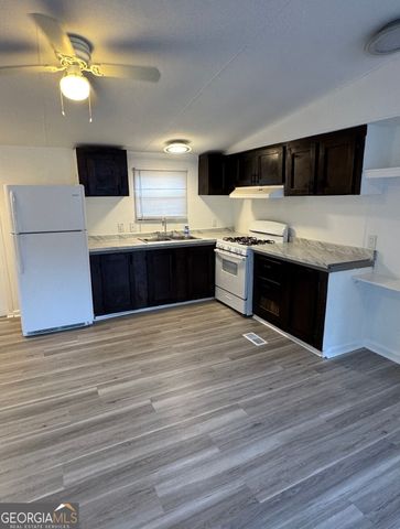 53 Poole Circle, Ellenwood, GA 30294