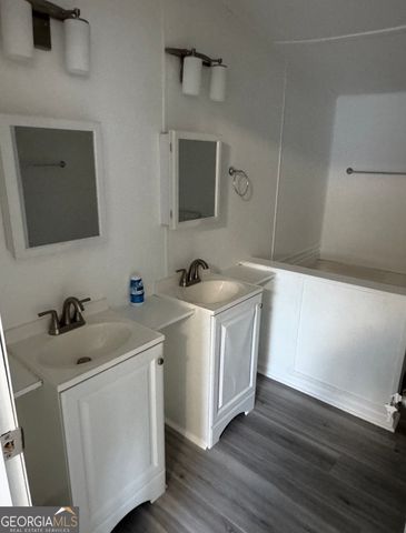 53 Poole Circle, Ellenwood, GA 30294