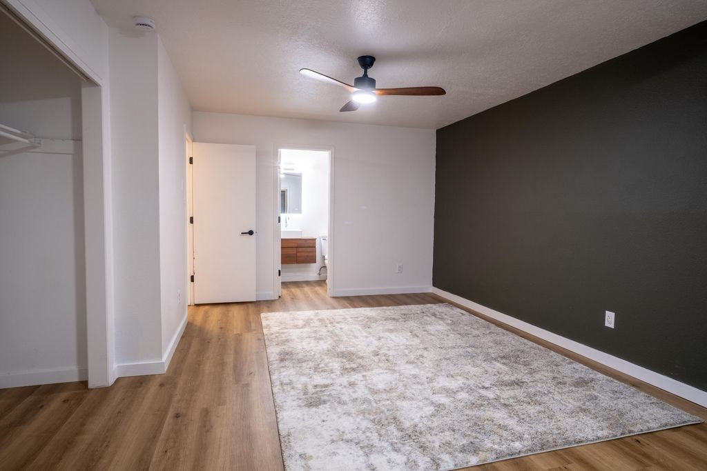 Image 15 of property listing at 6049 Namath Avenue NW, Albuquerque, NM 87120