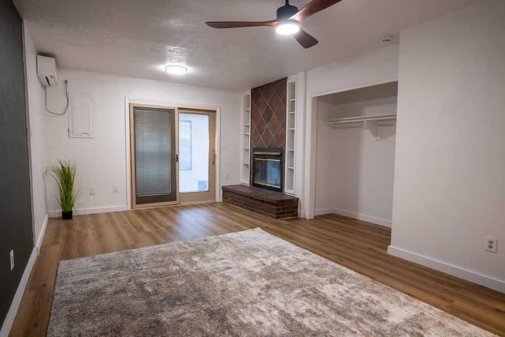 Image 16 of property listing at 6049 Namath Avenue NW, Albuquerque, NM 87120