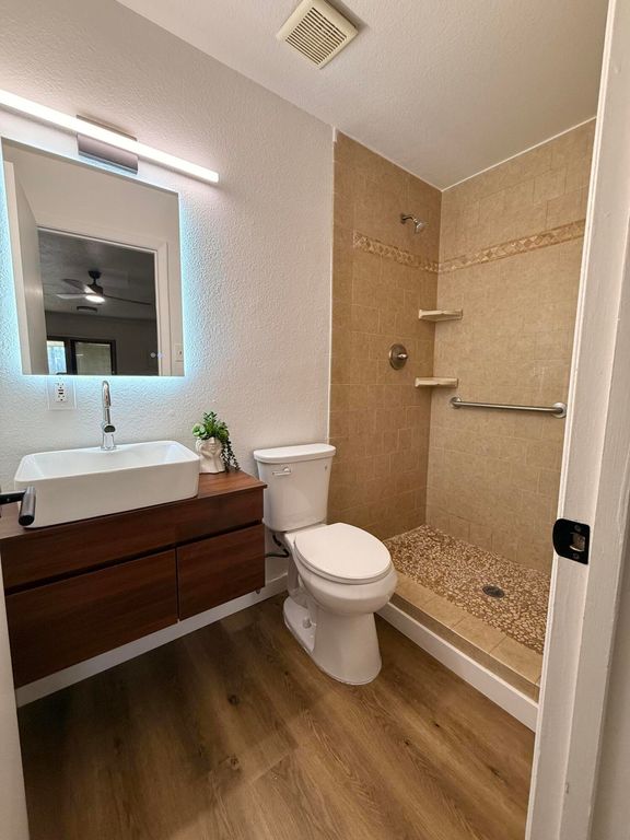 Image 18 of property listing at 6049 Namath Avenue NW, Albuquerque, NM 87120