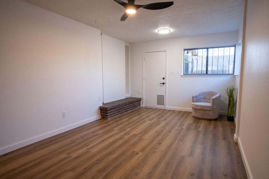 Image 21 of property listing at 6049 Namath Avenue NW, Albuquerque, NM 87120
